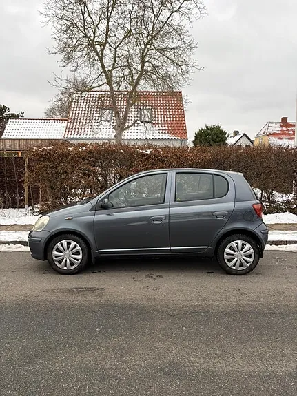 Toyota Yaris 2003 photo 4