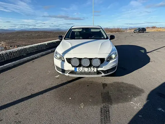Volvo V60 Cross Country 2017 photo 2