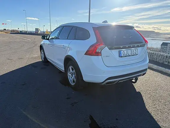 Volvo V60 Cross Country 2017 photo 3