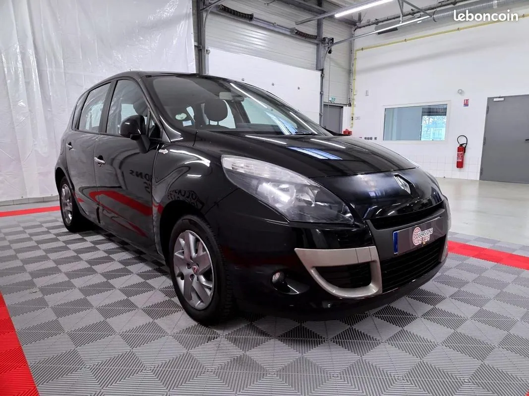 Renault Scenic 2011 photo 4