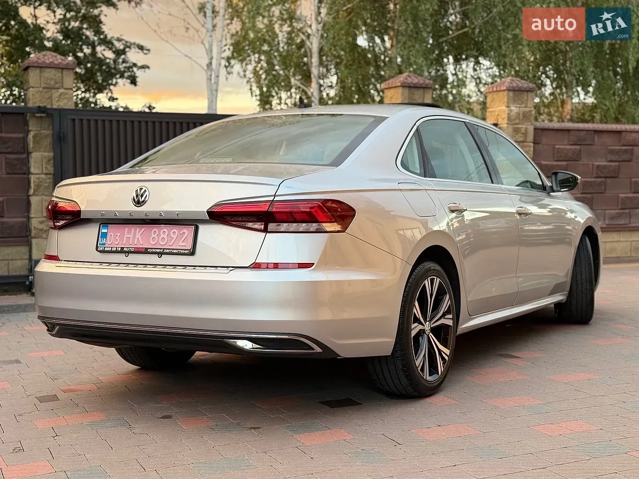 Volkswagen Passat 2021 photo 2