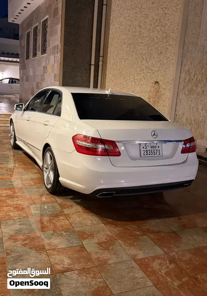 Mercedes-Benz E-Class 2012 photo 4