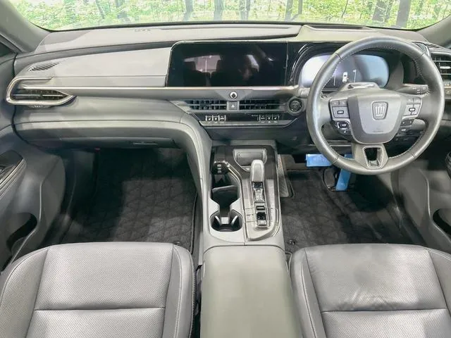 Toyota Crown Sport Z 2024 photo 2