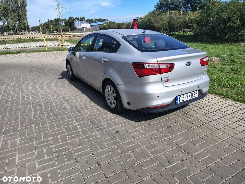 Kia Rio 2015 photo 2