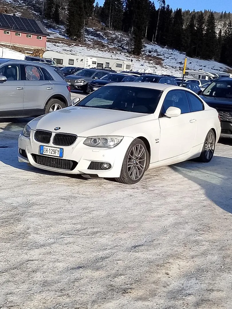 BMW 320 2011 photo 3