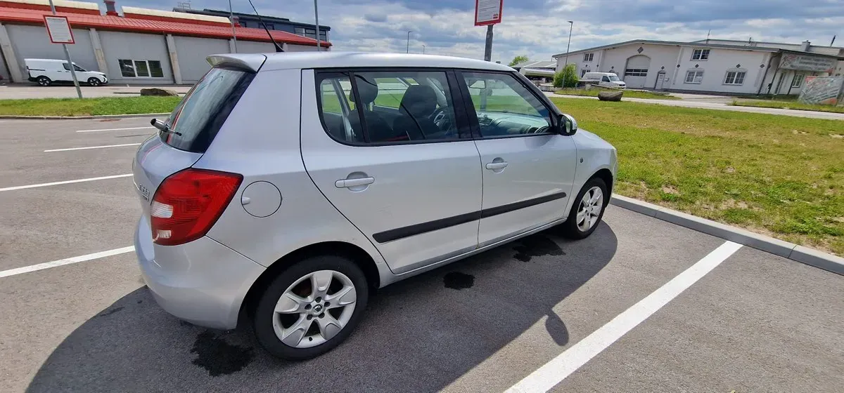 Skoda Fabia 2008 photo 3