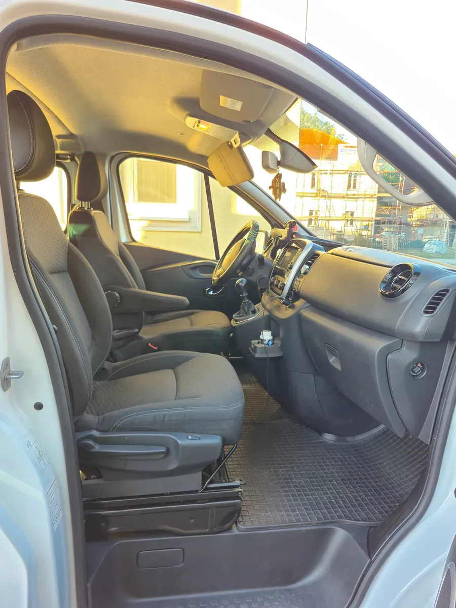 Opel Vivaro 2017 photo 3