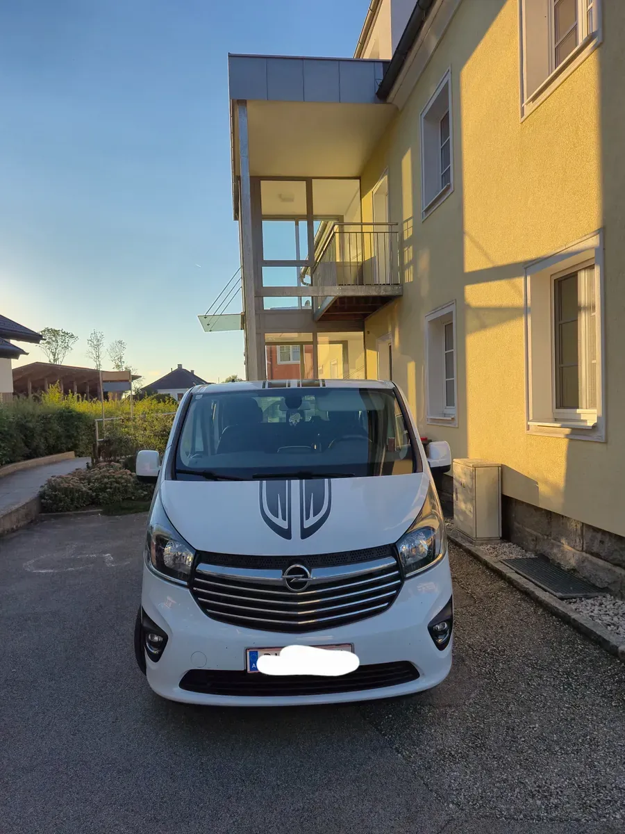 Opel Vivaro 2017 photo 2