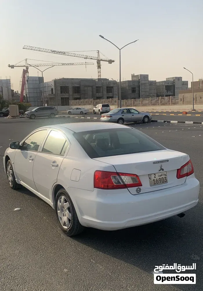 Mitsubishi Galant 2011 photo 4