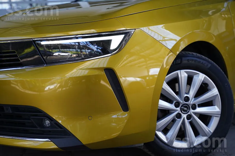 Opel Astra 2023 photo 2