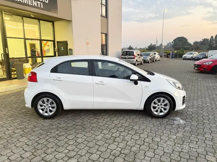 Kia Rio 2016 photo 3
