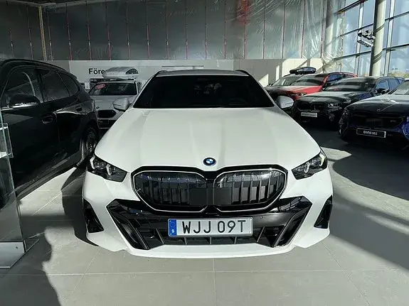 BMW 530E 2027 photo 2