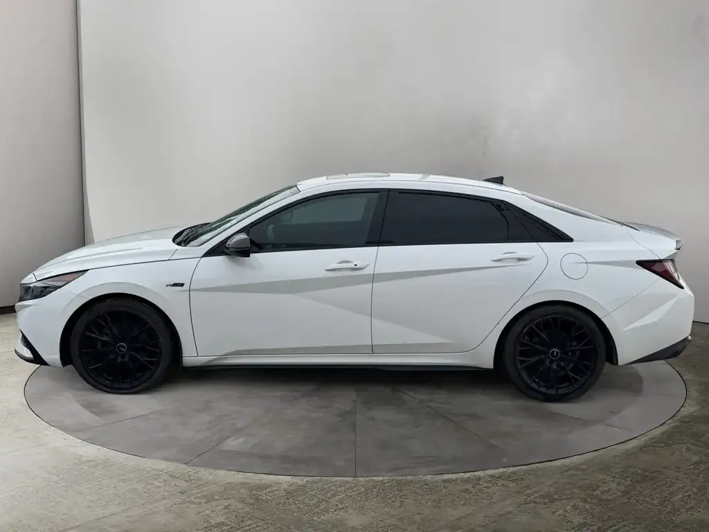 Hyundai Elantra 2023 photo 2