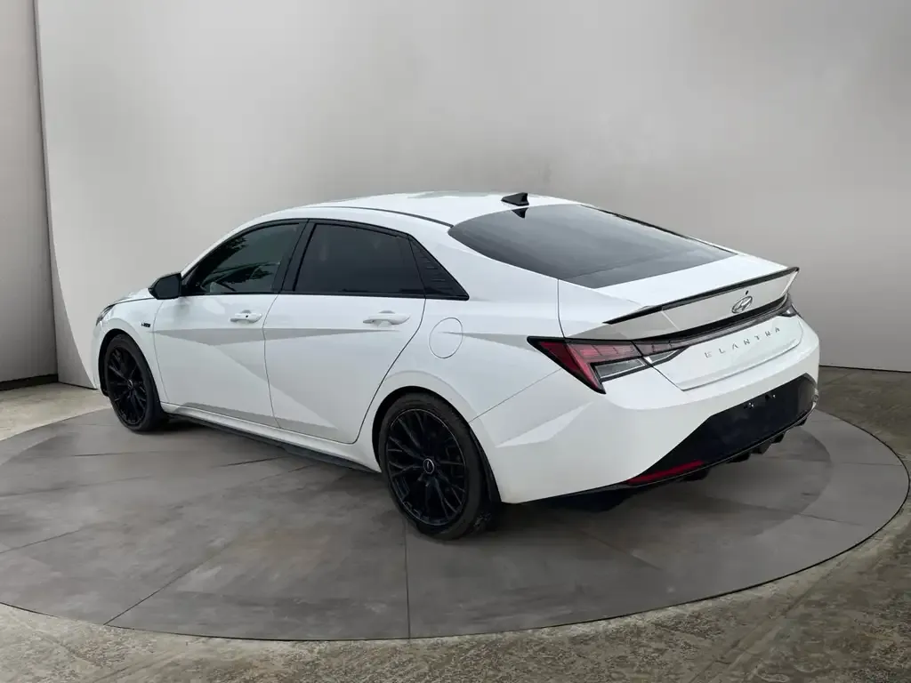 Hyundai Elantra 2023 photo 3