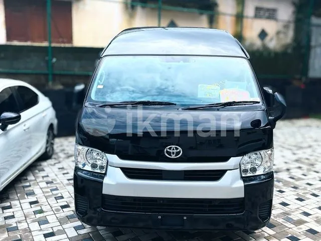 Toyota Hiace Commuter Gl 2024 photo 3