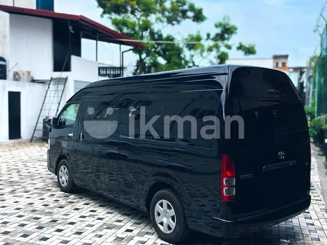Toyota Hiace Commuter Gl 2024 photo 4