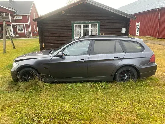 BMW 320I 2008 photo 2