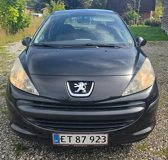 Peugeot 207 2007 photo 2