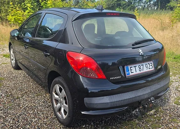 Peugeot 207 2007 photo 5