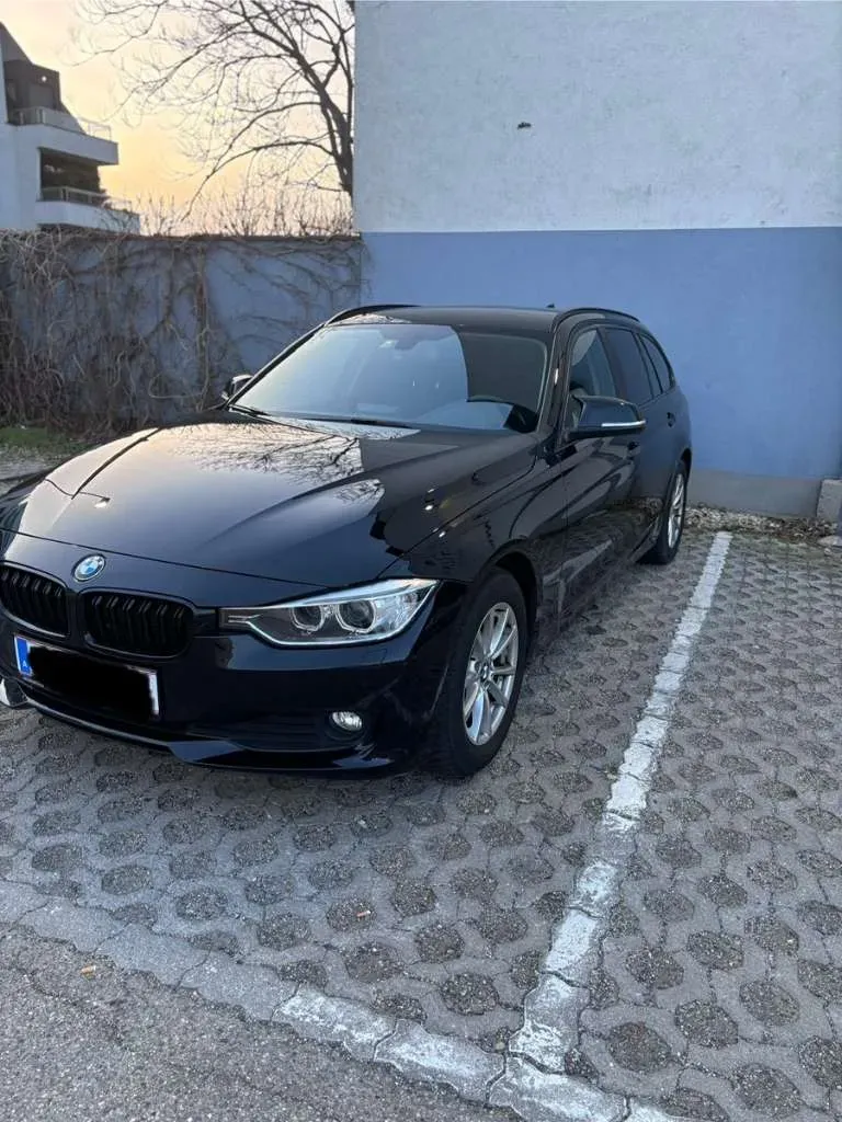 BMW 3 Series 2012 photo 2