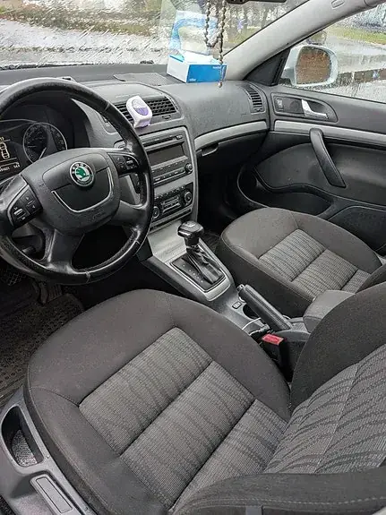 Skoda Octavia 2012 photo 2