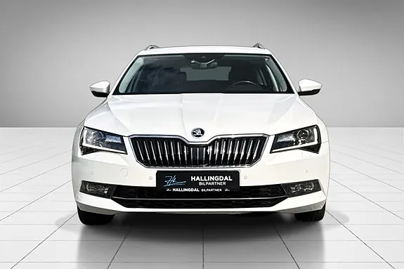 Skoda Superb 2017 photo 2