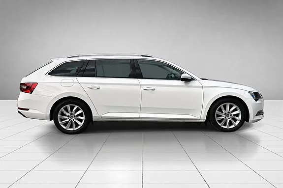 Skoda Superb 2017 photo 4