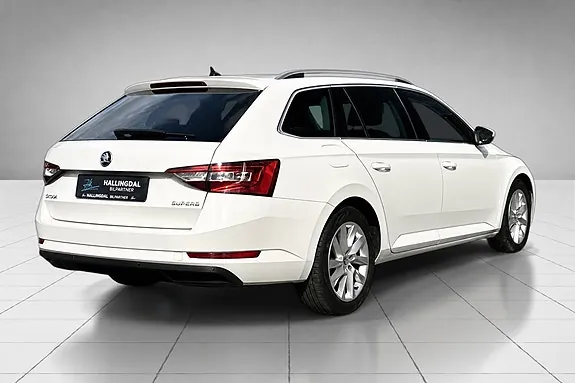 Skoda Superb 2017 photo 5