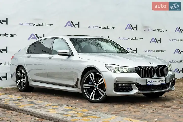 BMW 7 Series 2018 photo 2