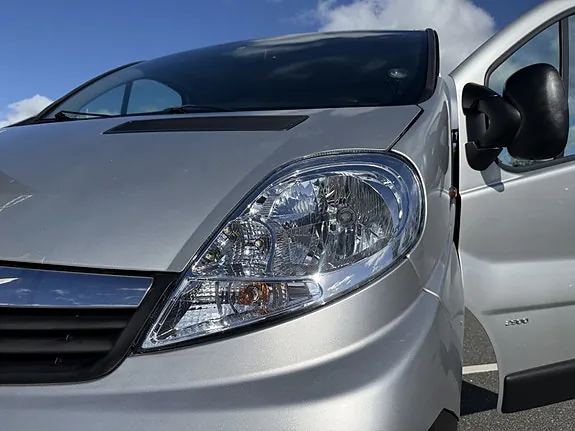 Opel Vivaro 2008 photo 3