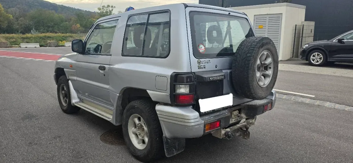 Mitsubishi Pajero 2004 photo 3