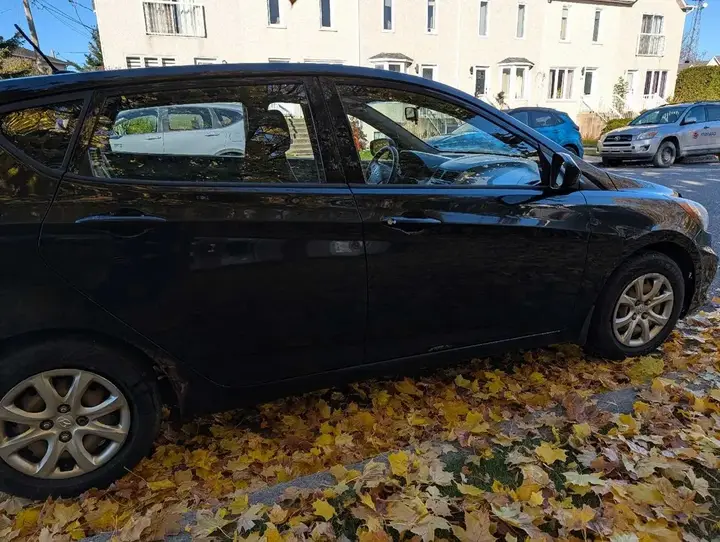 Hyundai Accent 2013 photo 2