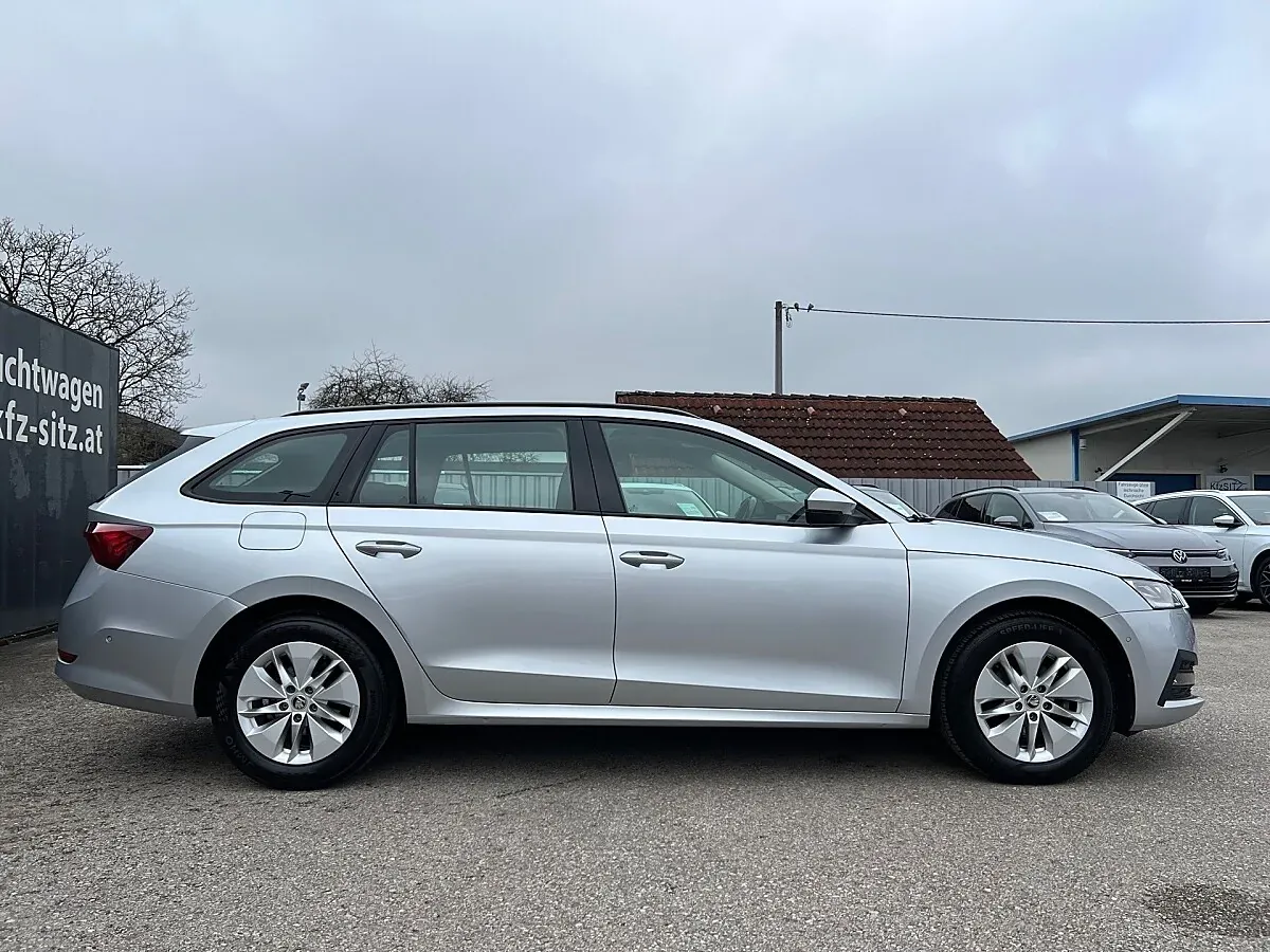 Skoda Octavia 2022 photo 2