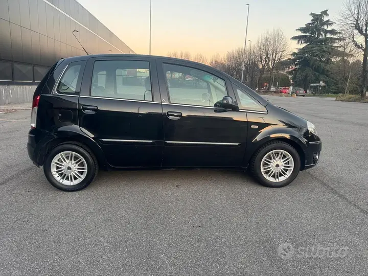 Lancia Musa 2010 photo 4