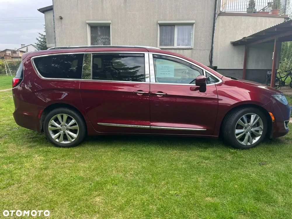 Chrysler Pacifica 2017 photo 3