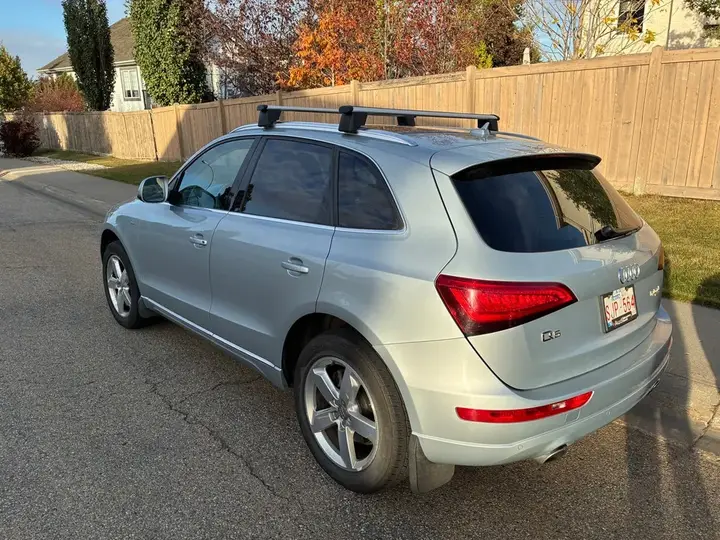 Audi Q5 2010 photo 2