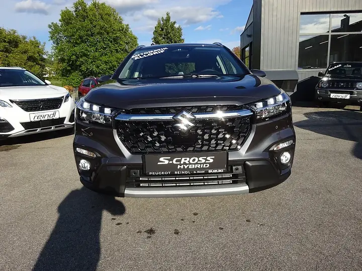 Suzuki S-Cross photo 2
