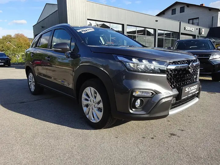 Suzuki S-Cross photo 3