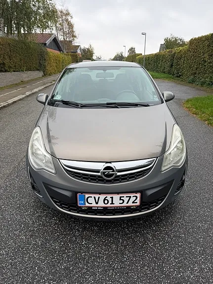 Opel Corsa 2011 photo 2