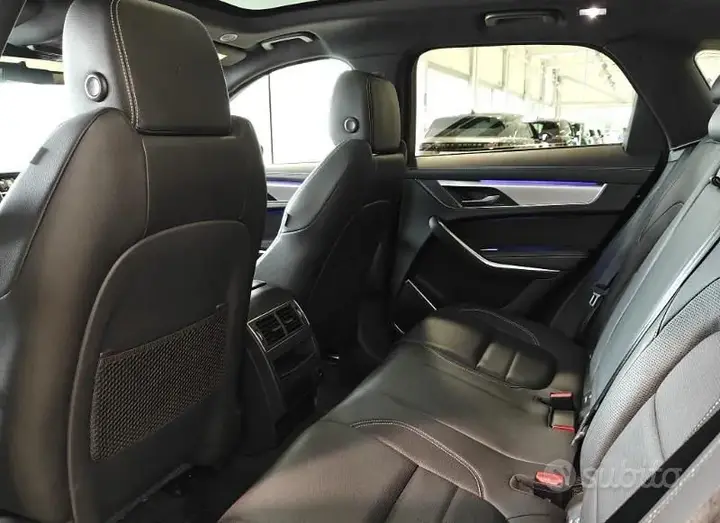 Jaguar F-Pace 2023 photo 3