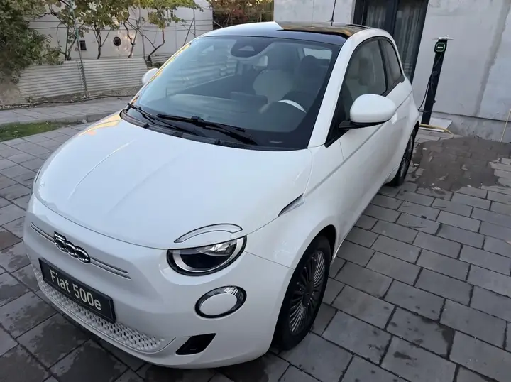 Fiat 500E