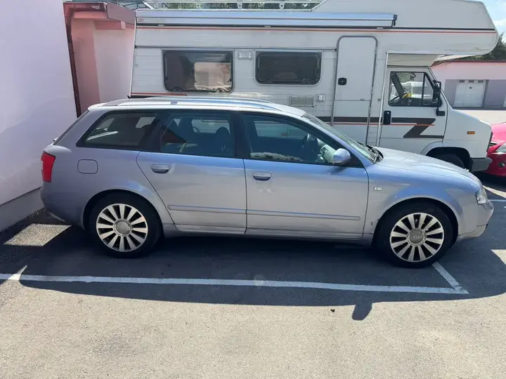 Audi A4 2004 photo 2