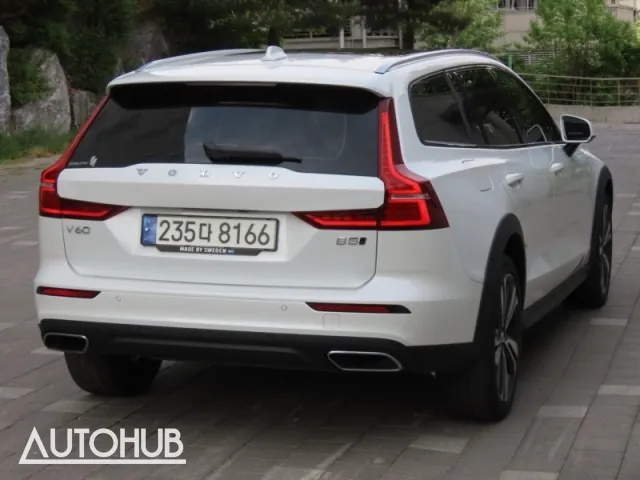 Volvo V60 2021 photo 3