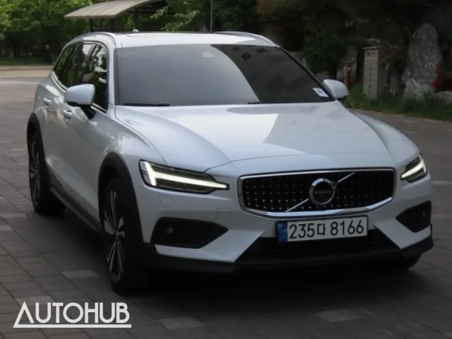 Volvo V60 2021 photo 2
