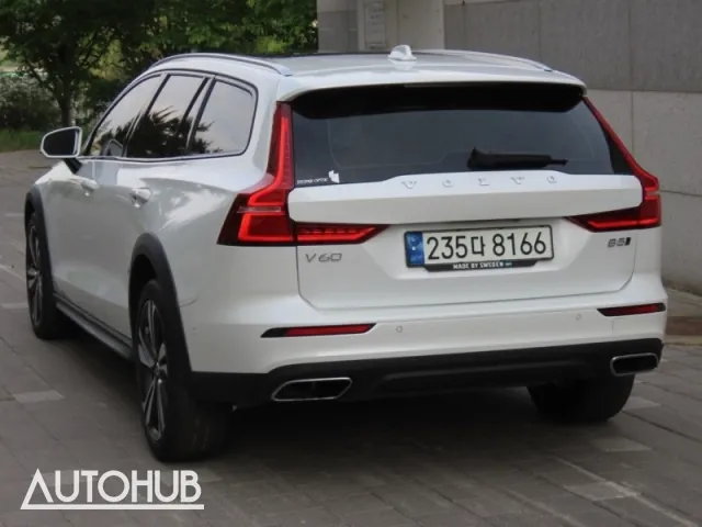 Volvo V60 2021 photo 4