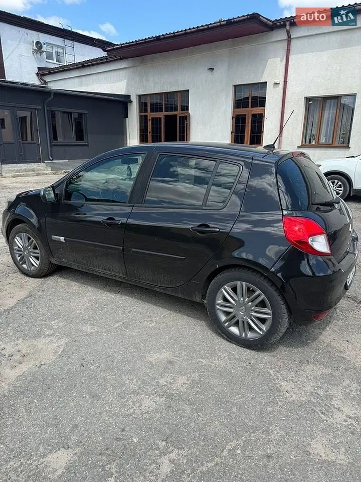 Renault Clio 2012 photo 4
