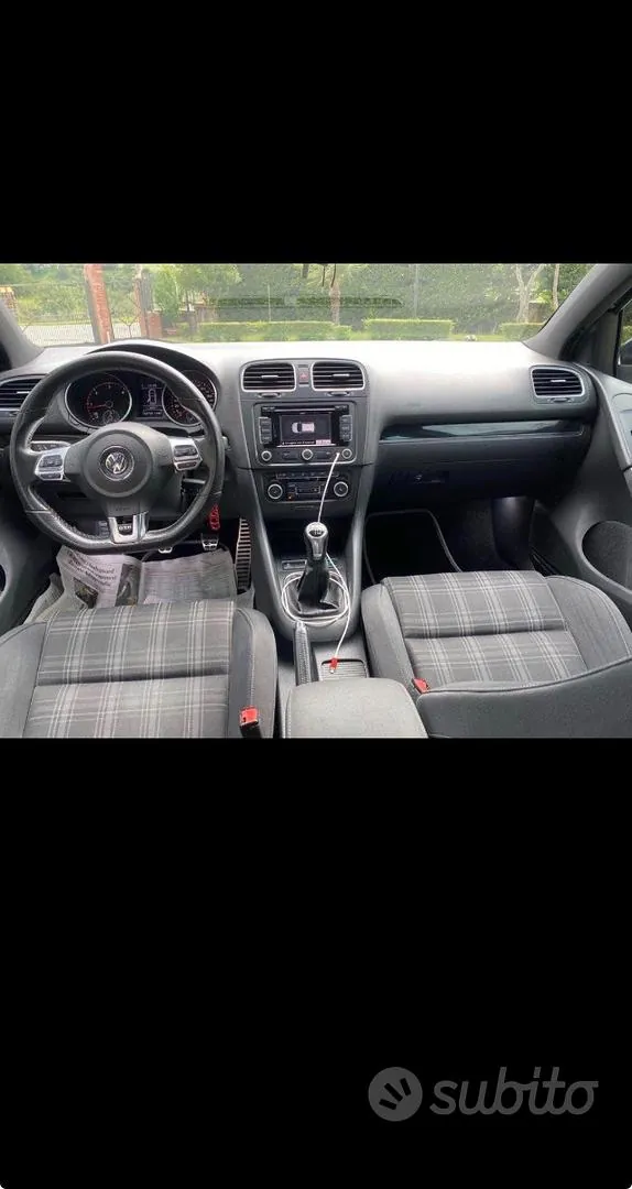 Volkswagen Golf 2011 photo 3