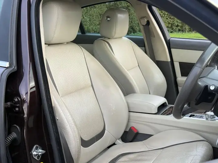 Jaguar Xf 2012 photo 4