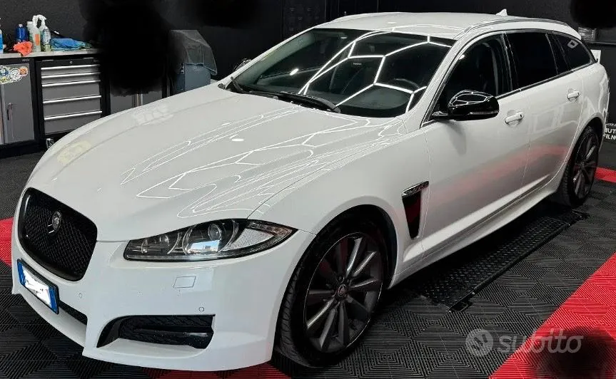 Jaguar Xf 2012 photo 2