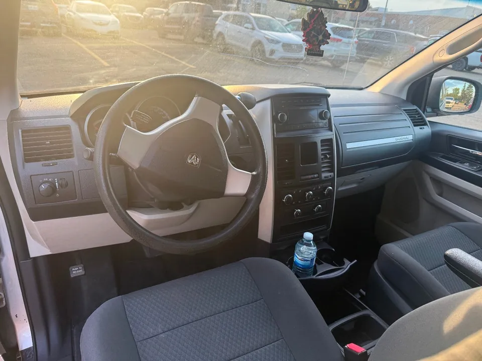 Dodge Grand Caravan 2010 photo 4